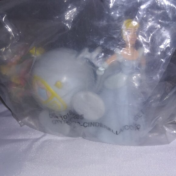 Disney Applause Cinderella Carriage PVC Cake Topper Figurines 3 Inch - Picture 1 of 10